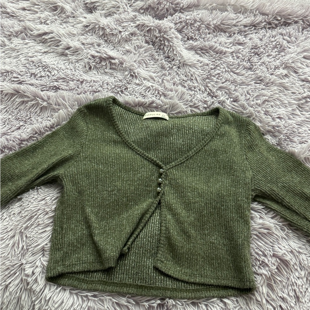 Green long sleeve crop top